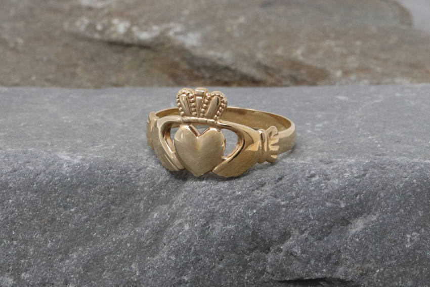 セルフギフトが急増 - クラダリングは定番のチョイス | Rings from Ireland